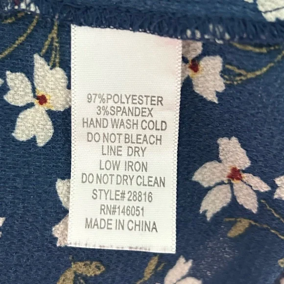 Monteau Floral Print Top - Picture 7 of 7